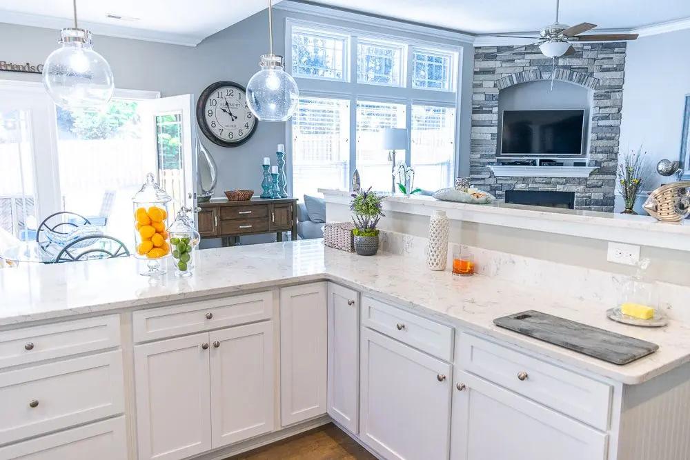 Arctic Ivory Quartz Counters with Sink