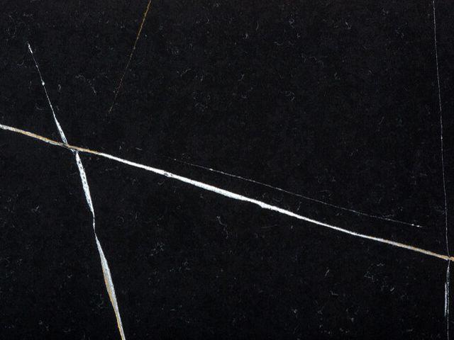 Et Noir Quartz Countertop Sample