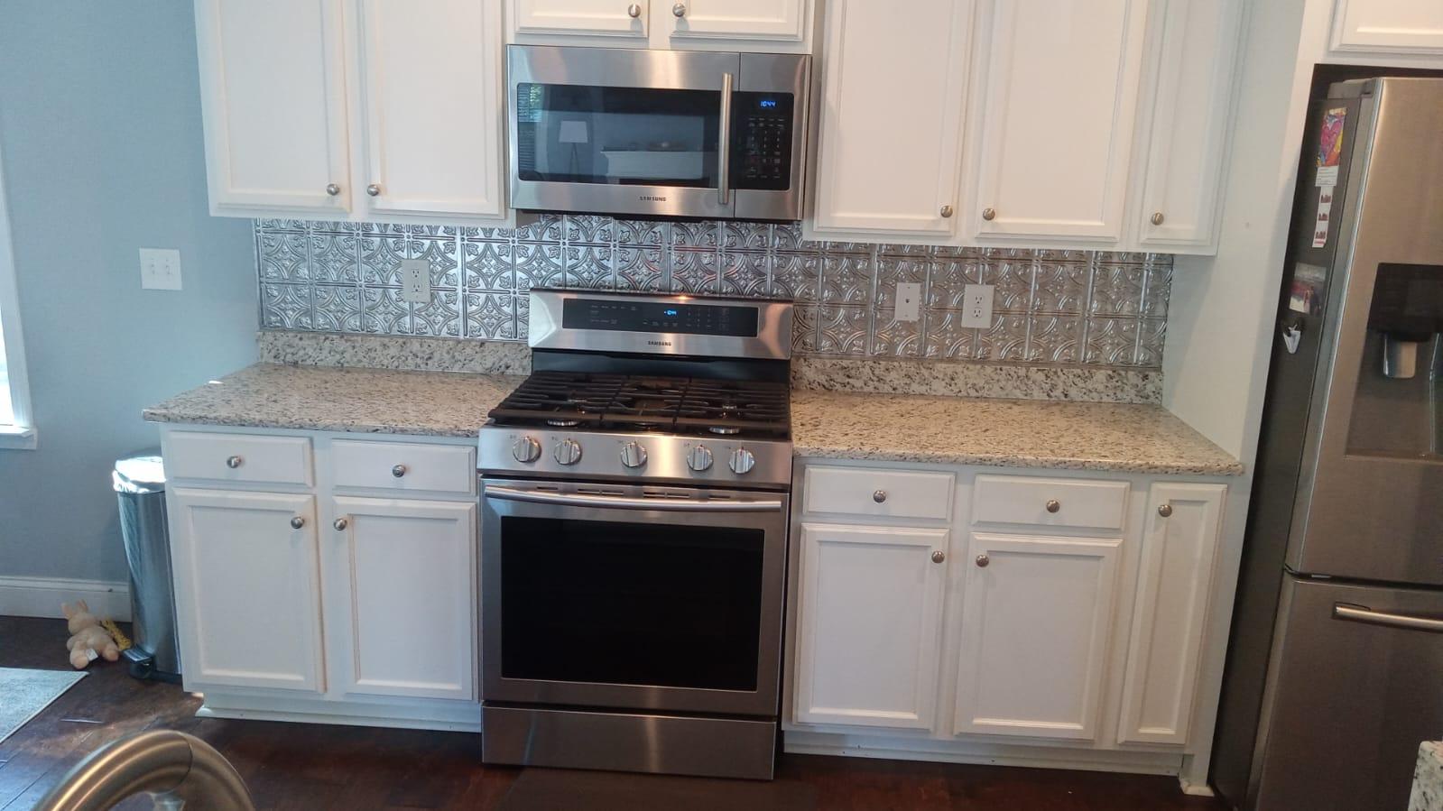 Colonial White Granite Counters