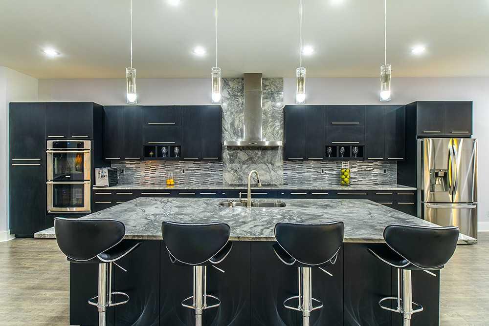 Super White marble kitchen island bar with stools for seating